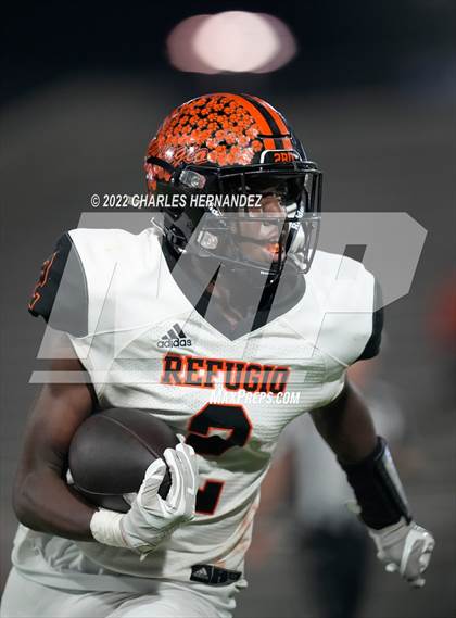 Thumbnail 2 in Timpson vs. Refugio (UIL 2A Division I Semifinal) photogallery.