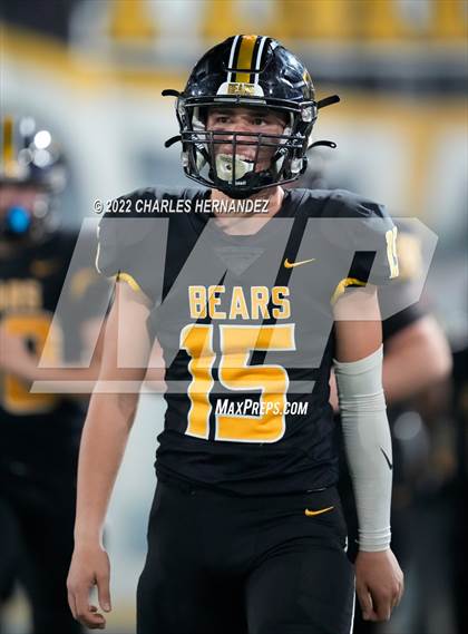 Thumbnail 2 in Timpson vs. Refugio (UIL 2A Division I Semifinal) photogallery.