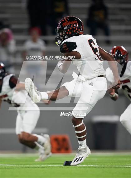 Thumbnail 2 in Timpson vs. Refugio (UIL 2A Division I Semifinal) photogallery.