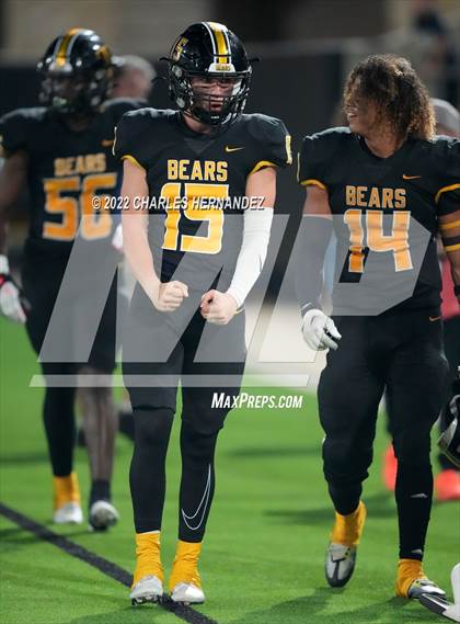 Thumbnail 1 in Timpson vs. Refugio (UIL 2A Division I Semifinal) photogallery.