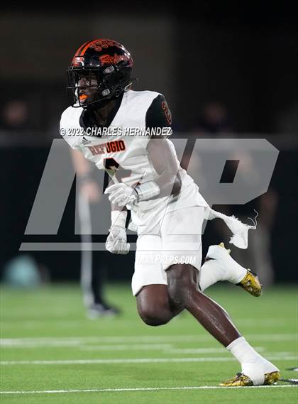 Thumbnail 1 in Timpson vs. Refugio (UIL 2A Division I Semifinal) photogallery.