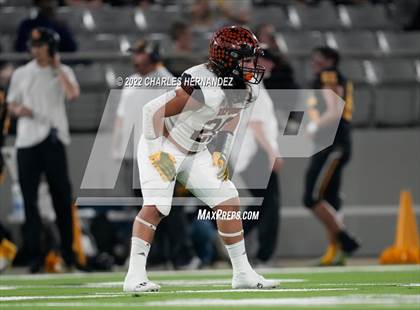 Thumbnail 2 in Timpson vs. Refugio (UIL 2A Division I Semifinal) photogallery.