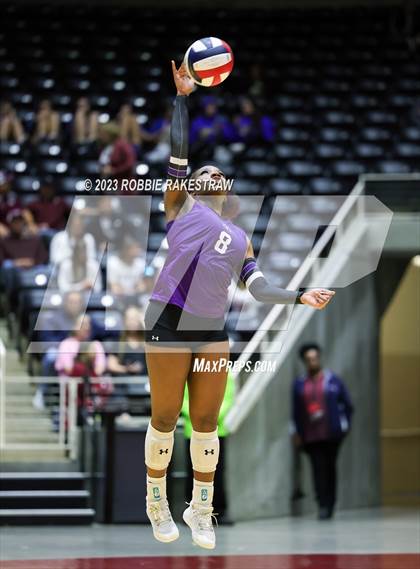 Thumbnail 2 in Blum vs. Harrold (UIL 1A Volleyball Final) photogallery.