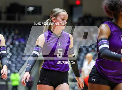Thumbnail 3 in Blum vs. Harrold (UIL 1A Volleyball Final) photogallery.