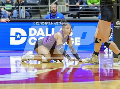 Thumbnail 2 in Blum vs. Harrold (UIL 1A Volleyball Final) photogallery.