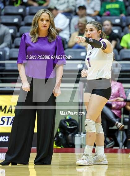 Thumbnail 2 in Blum vs. Harrold (UIL 1A Volleyball Final) photogallery.