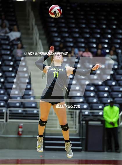 Thumbnail 1 in Blum vs. Harrold (UIL 1A Volleyball Final) photogallery.