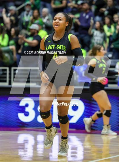Thumbnail 3 in Blum vs. Harrold (UIL 1A Volleyball Final) photogallery.