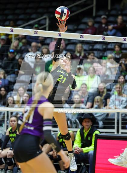 Thumbnail 3 in Blum vs. Harrold (UIL 1A Volleyball Final) photogallery.