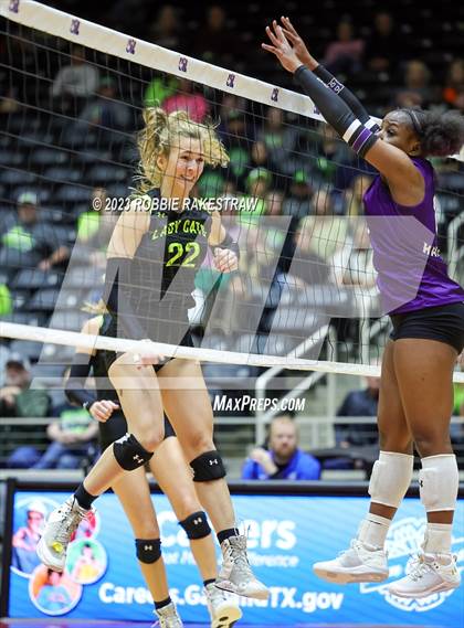 Thumbnail 2 in Blum vs. Harrold (UIL 1A Volleyball Final) photogallery.