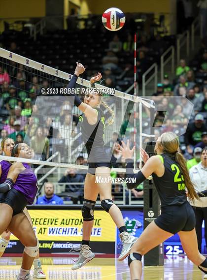 Thumbnail 2 in Blum vs. Harrold (UIL 1A Volleyball Final) photogallery.