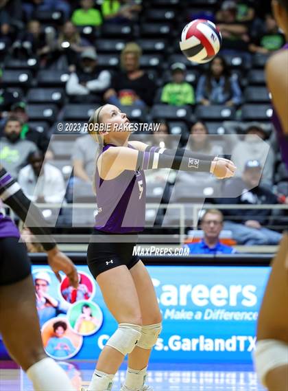 Thumbnail 1 in Blum vs. Harrold (UIL 1A Volleyball Final) photogallery.