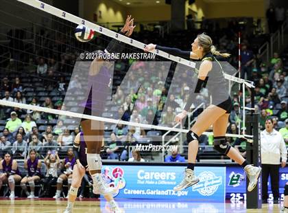 Thumbnail 1 in Blum vs. Harrold (UIL 1A Volleyball Final) photogallery.