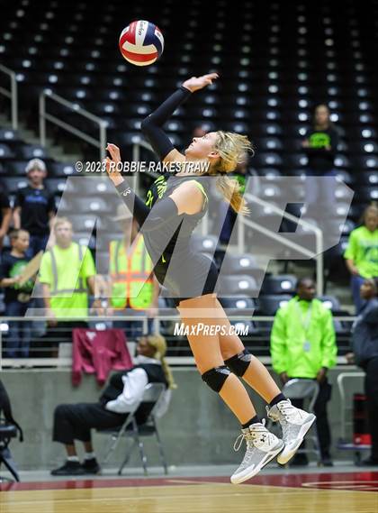 Thumbnail 3 in Blum vs. Harrold (UIL 1A Volleyball Final) photogallery.