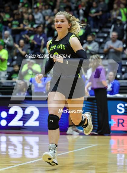 Thumbnail 2 in Blum vs. Harrold (UIL 1A Volleyball Final) photogallery.