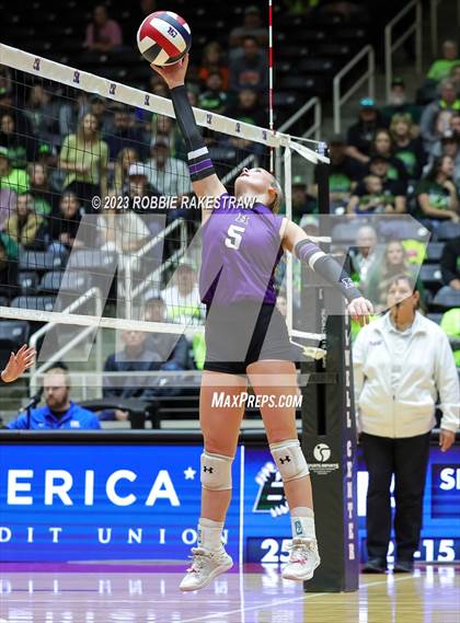 Thumbnail 1 in Blum vs. Harrold (UIL 1A Volleyball Final) photogallery.