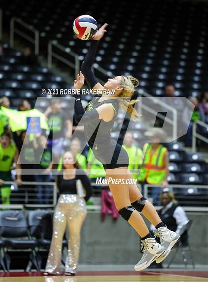 Thumbnail 2 in Blum vs. Harrold (UIL 1A Volleyball Final) photogallery.