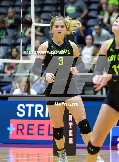 Thumbnail 1 in Blum vs. Harrold (UIL 1A Volleyball Final) photogallery.