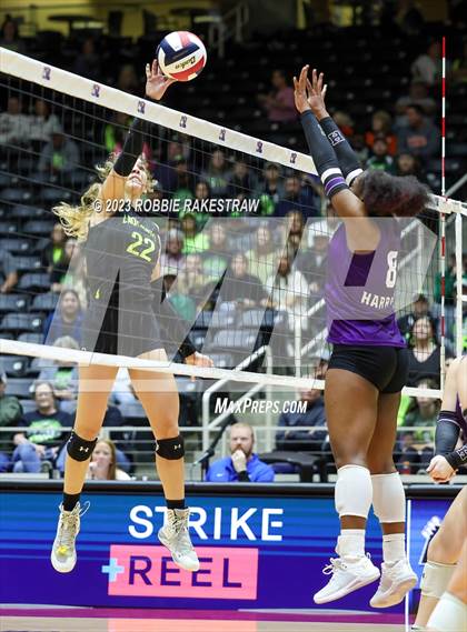 Thumbnail 2 in Blum vs. Harrold (UIL 1A Volleyball Final) photogallery.