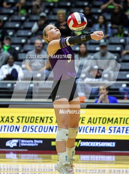 Thumbnail 3 in Blum vs. Harrold (UIL 1A Volleyball Final) photogallery.