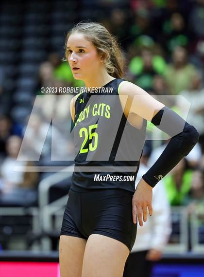 Thumbnail 1 in Blum vs. Harrold (UIL 1A Volleyball Final) photogallery.
