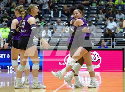 Thumbnail 1 in Blum vs. Harrold (UIL 1A Volleyball Final) photogallery.