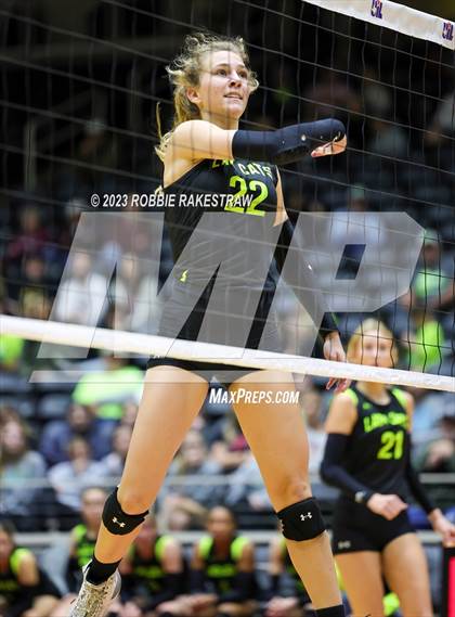Thumbnail 1 in Blum vs. Harrold (UIL 1A Volleyball Final) photogallery.