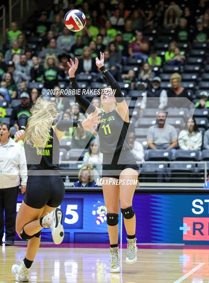 Thumbnail 2 in Blum vs. Harrold (UIL 1A Volleyball Final) photogallery.