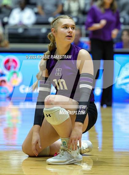Thumbnail 1 in Blum vs. Harrold (UIL 1A Volleyball Final) photogallery.