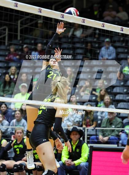 Thumbnail 3 in Blum vs. Harrold (UIL 1A Volleyball Final) photogallery.
