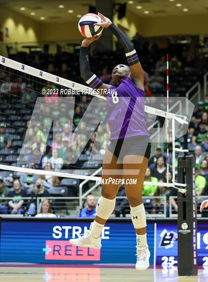 Thumbnail 1 in Blum vs. Harrold (UIL 1A Volleyball Final) photogallery.