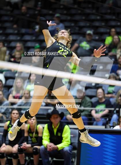 Thumbnail 3 in Blum vs. Harrold (UIL 1A Volleyball Final) photogallery.