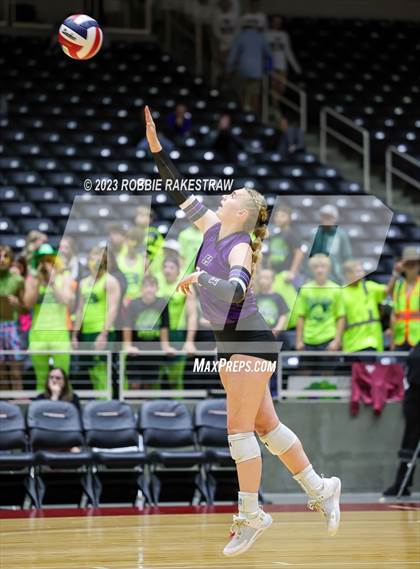 Thumbnail 3 in Blum vs. Harrold (UIL 1A Volleyball Final) photogallery.