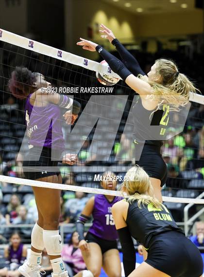 Thumbnail 3 in Blum vs. Harrold (UIL 1A Volleyball Final) photogallery.