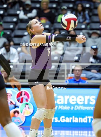 Thumbnail 2 in Blum vs. Harrold (UIL 1A Volleyball Final) photogallery.