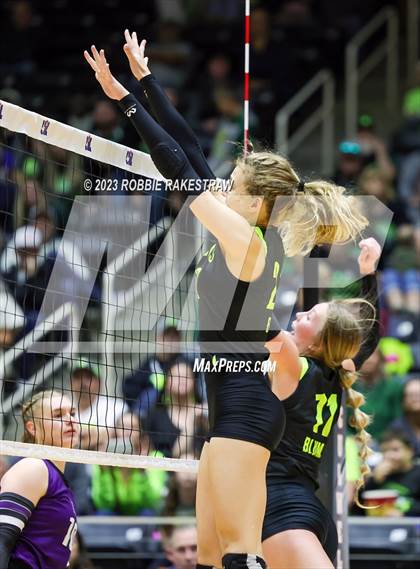 Thumbnail 2 in Blum vs. Harrold (UIL 1A Volleyball Final) photogallery.