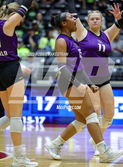 Thumbnail 3 in Blum vs. Harrold (UIL 1A Volleyball Final) photogallery.
