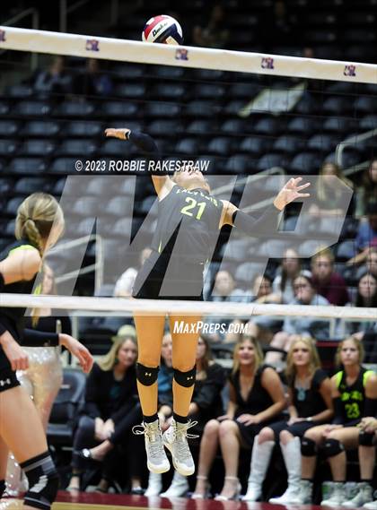 Thumbnail 3 in Blum vs. Harrold (UIL 1A Volleyball Final) photogallery.