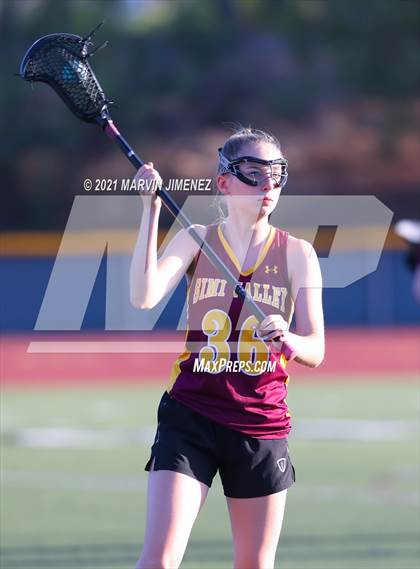 Thumbnail 1 in Royal vs. Simi photogallery.