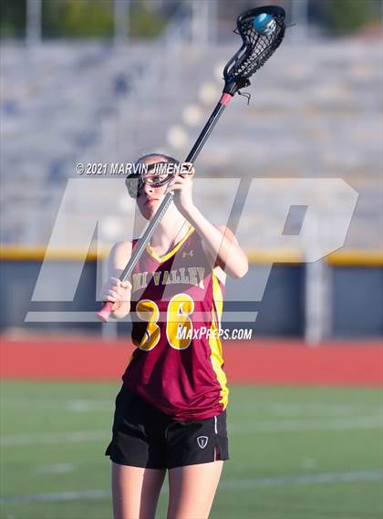 Thumbnail 3 in Royal vs. Simi photogallery.