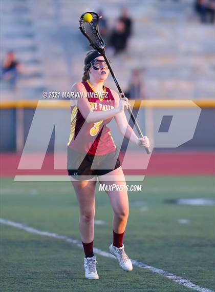Thumbnail 3 in Royal vs. Simi photogallery.
