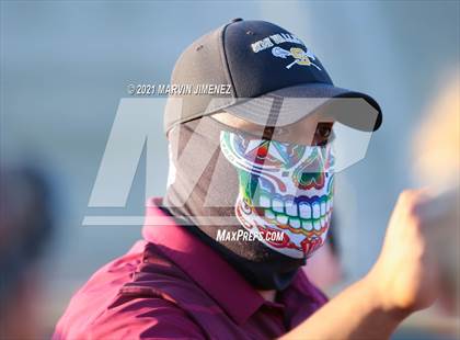 Thumbnail 3 in Royal vs. Simi photogallery.
