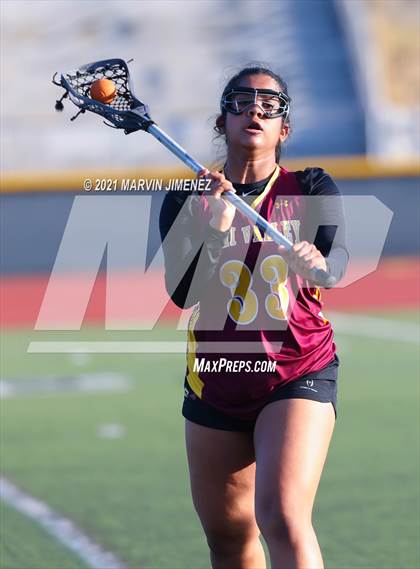 Thumbnail 3 in Royal vs. Simi photogallery.