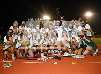 Thumbnail 2 in Royal vs. Simi photogallery.