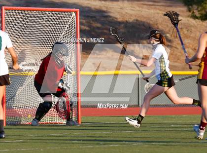 Thumbnail 1 in Royal vs. Simi photogallery.