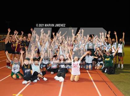 Thumbnail 2 in Royal vs. Simi photogallery.