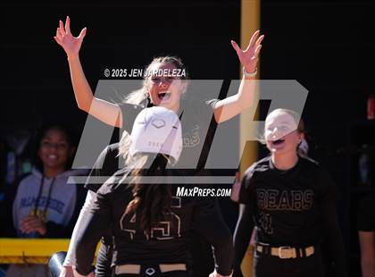 Thumbnail 2 in Palmer Ridge vs. Roosevelt (4A CHSAA Round of 32) photogallery.
