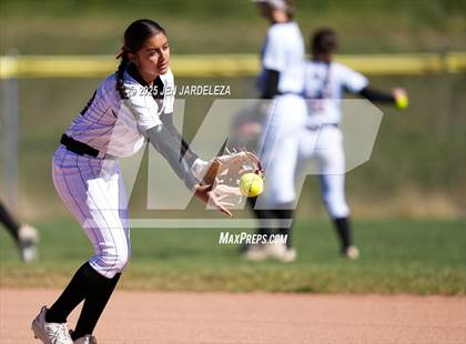 Thumbnail 2 in Palmer Ridge vs. Roosevelt (4A CHSAA Round of 32) photogallery.