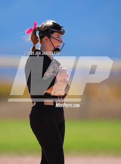 Thumbnail 3 in Palmer Ridge vs. Roosevelt (4A CHSAA Round of 32) photogallery.