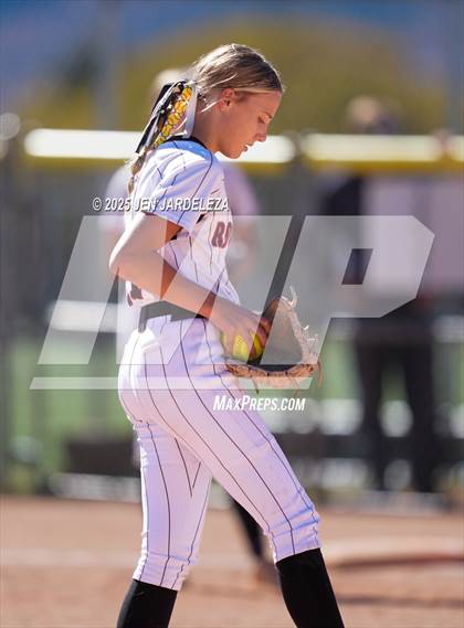 Thumbnail 1 in Palmer Ridge vs. Roosevelt (4A CHSAA Round of 32) photogallery.